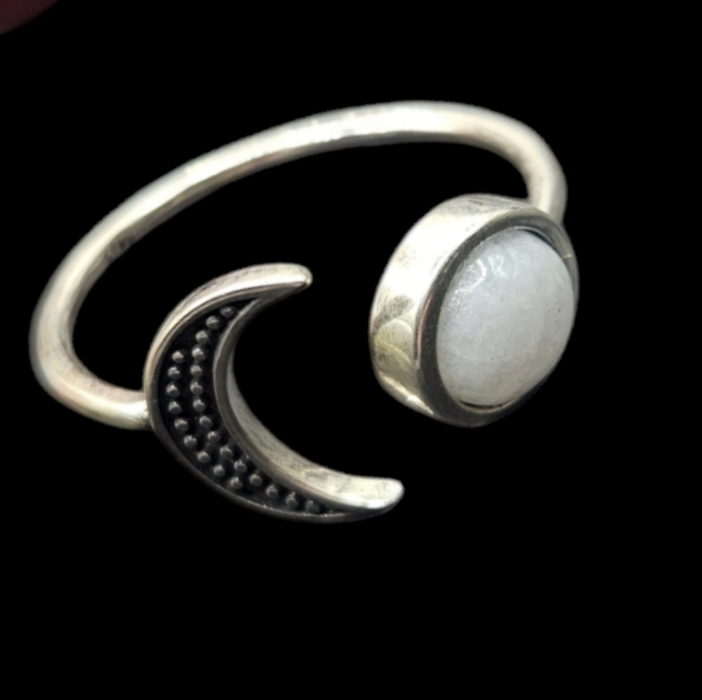 Moonstone Luna Ring - Picture 5 of 7